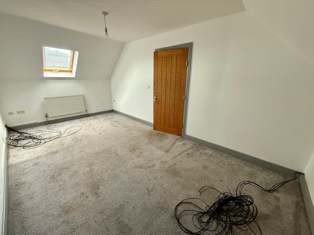 Lot: 57 - THREE-BEDROOM TERRACE HOUSE - Bedroom one